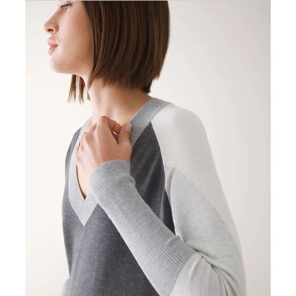 NWT WHITE HOUSE BLACK MARKET LS Vink Gray.Colorblock Tunic Sweater V-Neck Size S - Picture 3 of 10